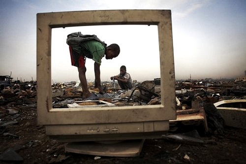 Les déchets électroniques font d’Agbogbloshie au Ghana la zone la plus polluée du monde Décharge électronique